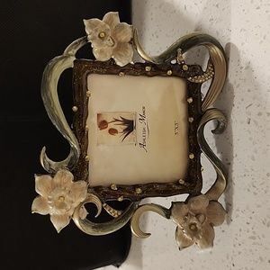 ASHLEIGH MANOR 3X3 FLORAL JEWELED PICTURE FRAME